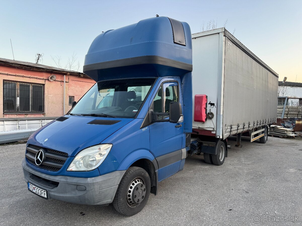 Mercedes-Benz Sprinter + 2x náves (plachta a autoprepravník)