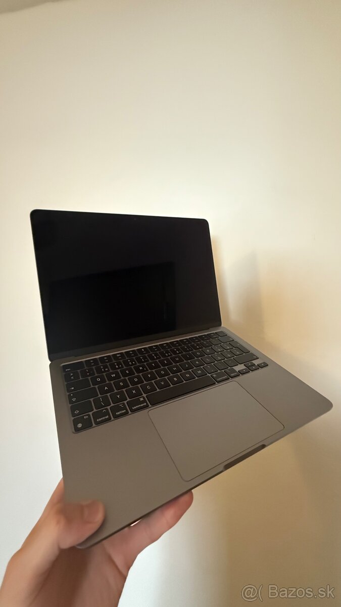 Apple MacBook Air 13 M3 2024 8GB RAM/256 GB SSD