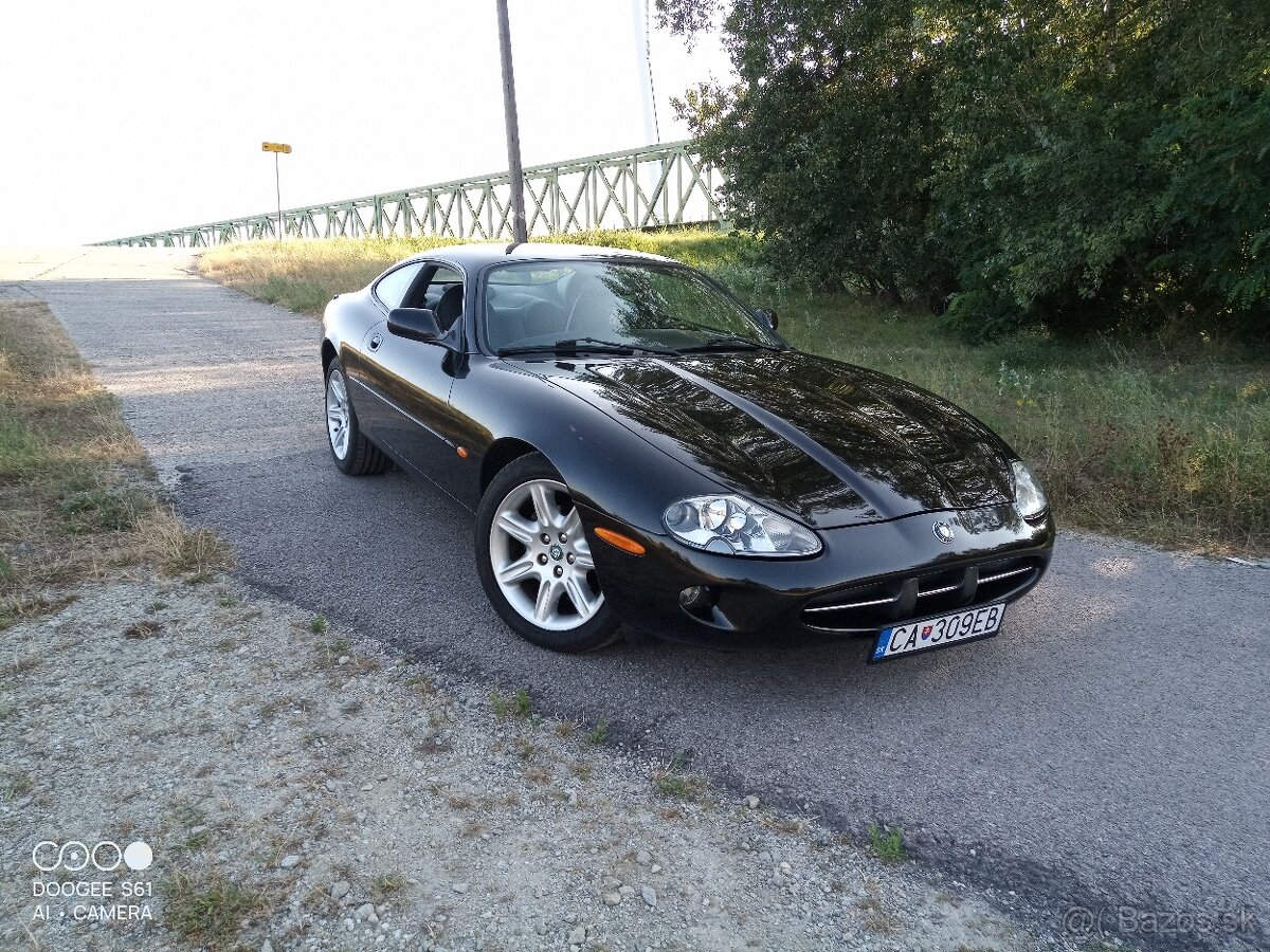 Jaguar XK 8 coupe 4.0 V8