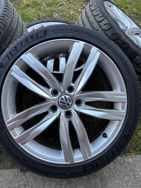 Predná elektróny originál vw durban r18 5x112