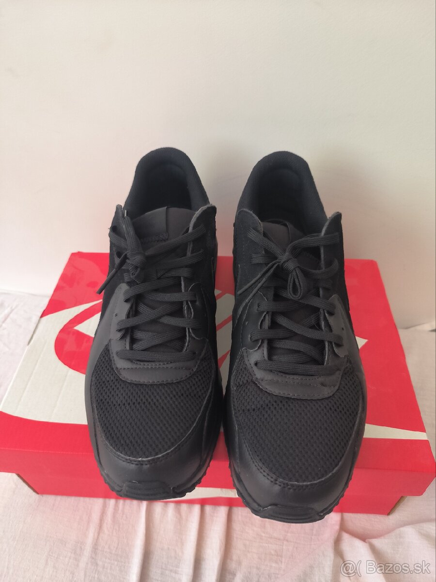 New Nike Air Max Excee 44 EÚ 10,5