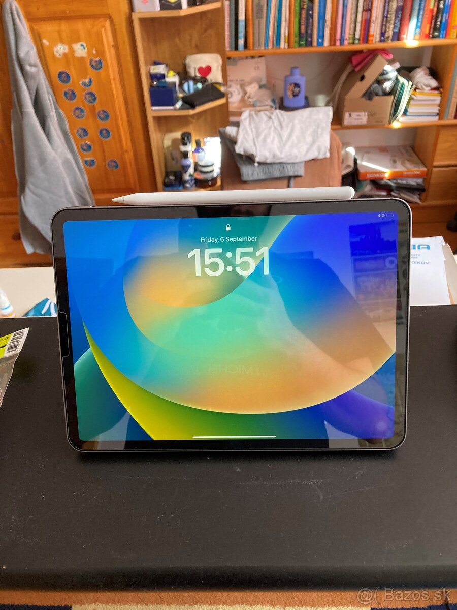 iPad Pro 11" 256 GB Cellular M2 (2022) + klávesnica