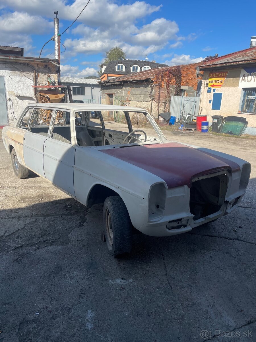 Mercedes Benz w114 Pullman Karoséria