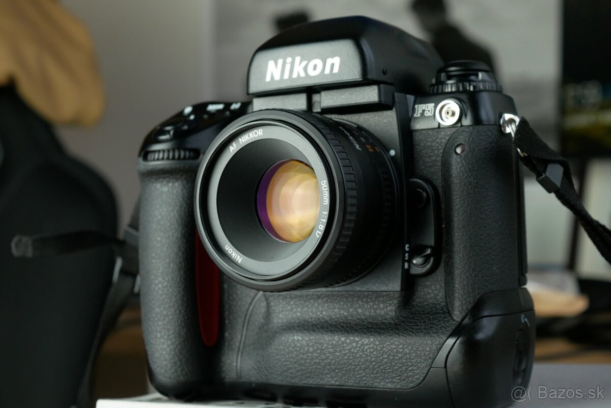 Nikon F5 + Nikkor AF-D 50mm f/1.8 + Nikon Speedlight SB-28