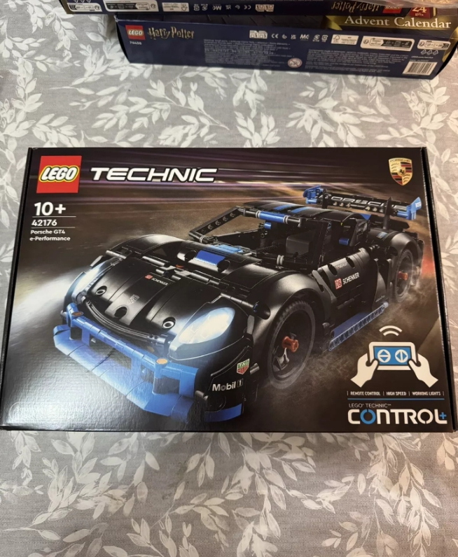 Nové LEGO Technic 42176 Závodní auto Porsche GT4