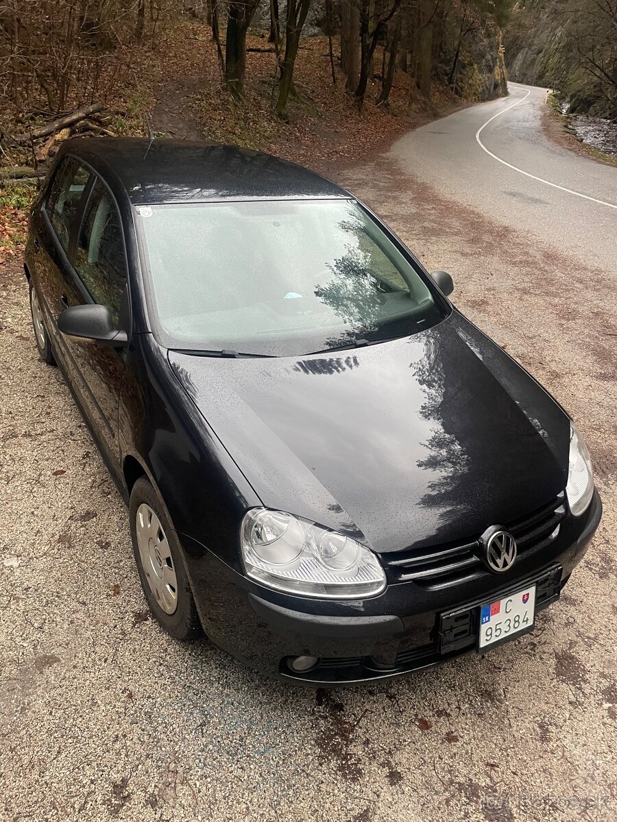 Vw golf 5 benzín 107 tisíc km 2007