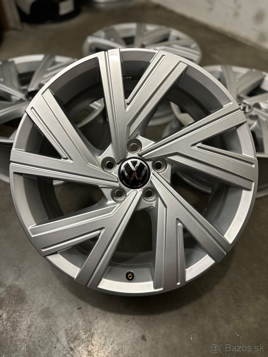 Hliníkové disky 5x112 R18 VW Bergamo - Golf , nejazdené