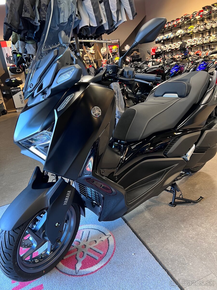 Yamaha XMAX 300 Tech Max