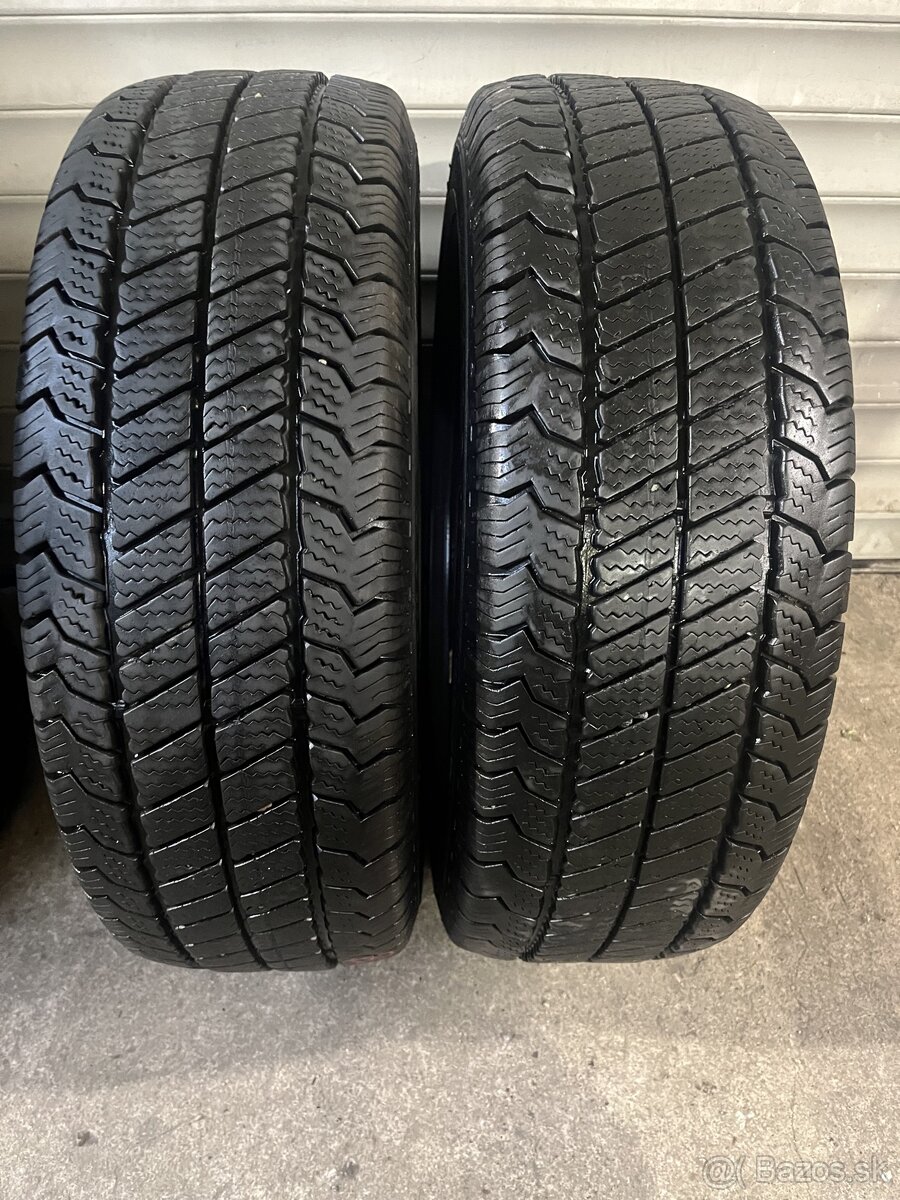 215/65R16C 109/107R