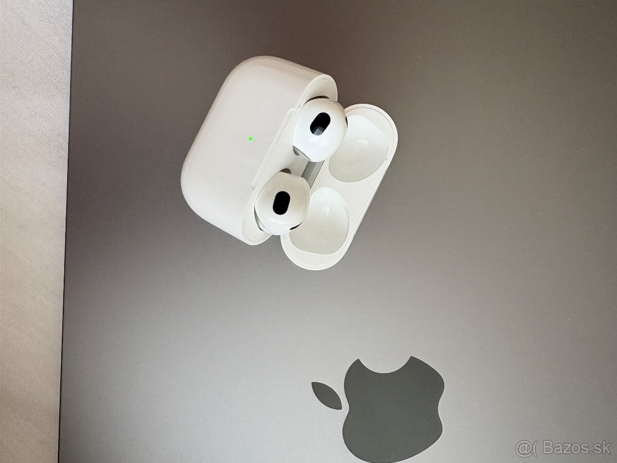 Apple AirPods (3. generácie)