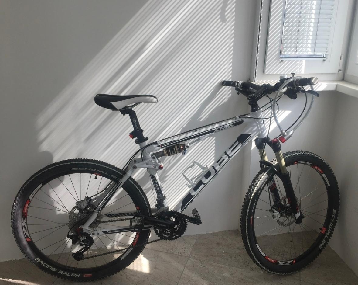 Cube XMS mountain bike + 2 nove Specialized prilby ZDARMA