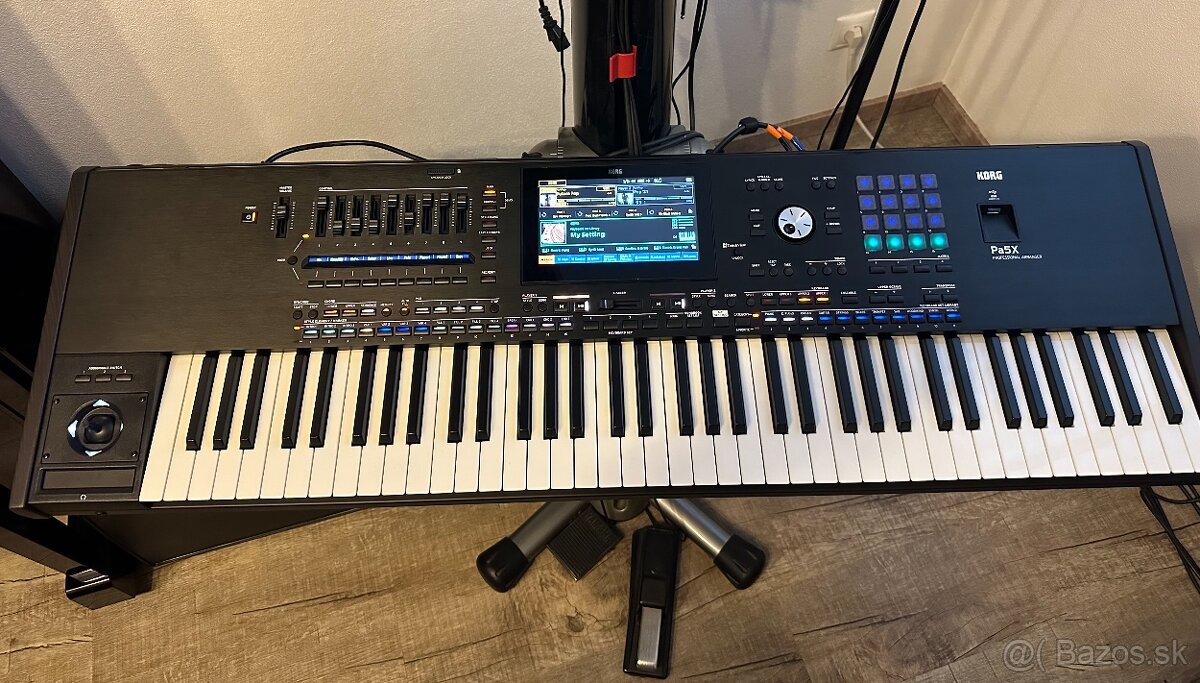 Korg PA5X 76 International