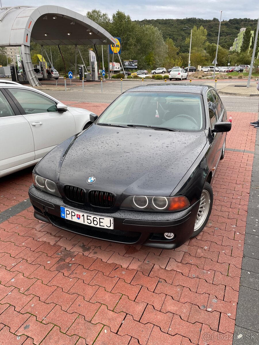 BMW E39 520i na diely.