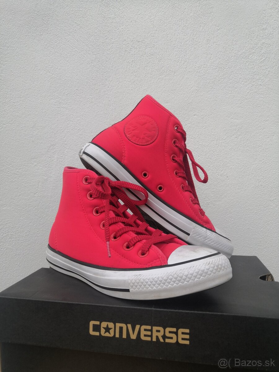 Vysoké červené tenisky Converse, veľ. 37