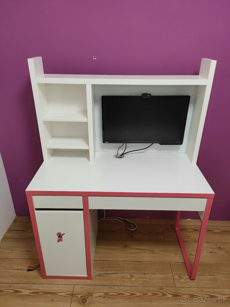 IKEA Micke detský stolík so zástenou