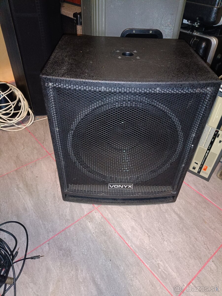 Aktívny 15" Subwoofer VONYX SWP15