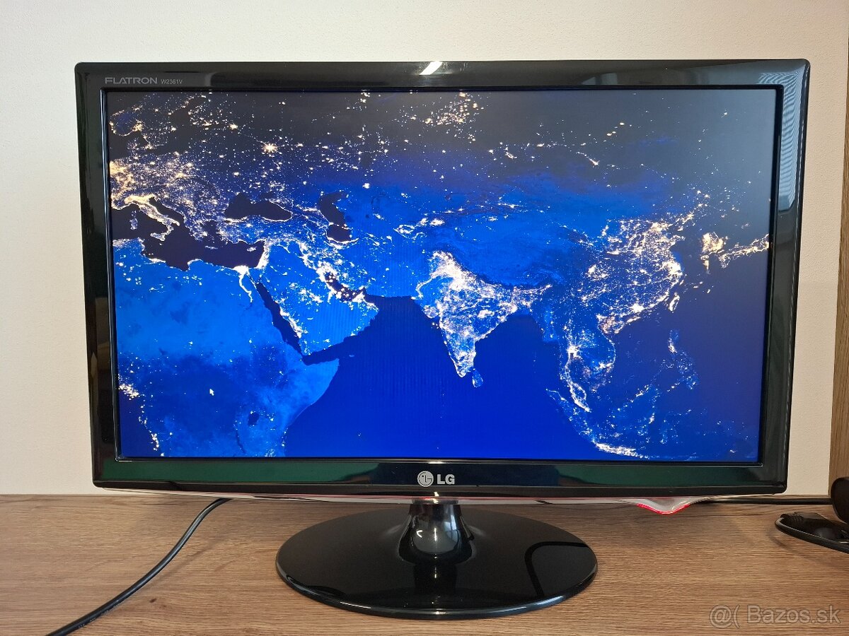 P: Monitor 23" - LG Flatron W2361V