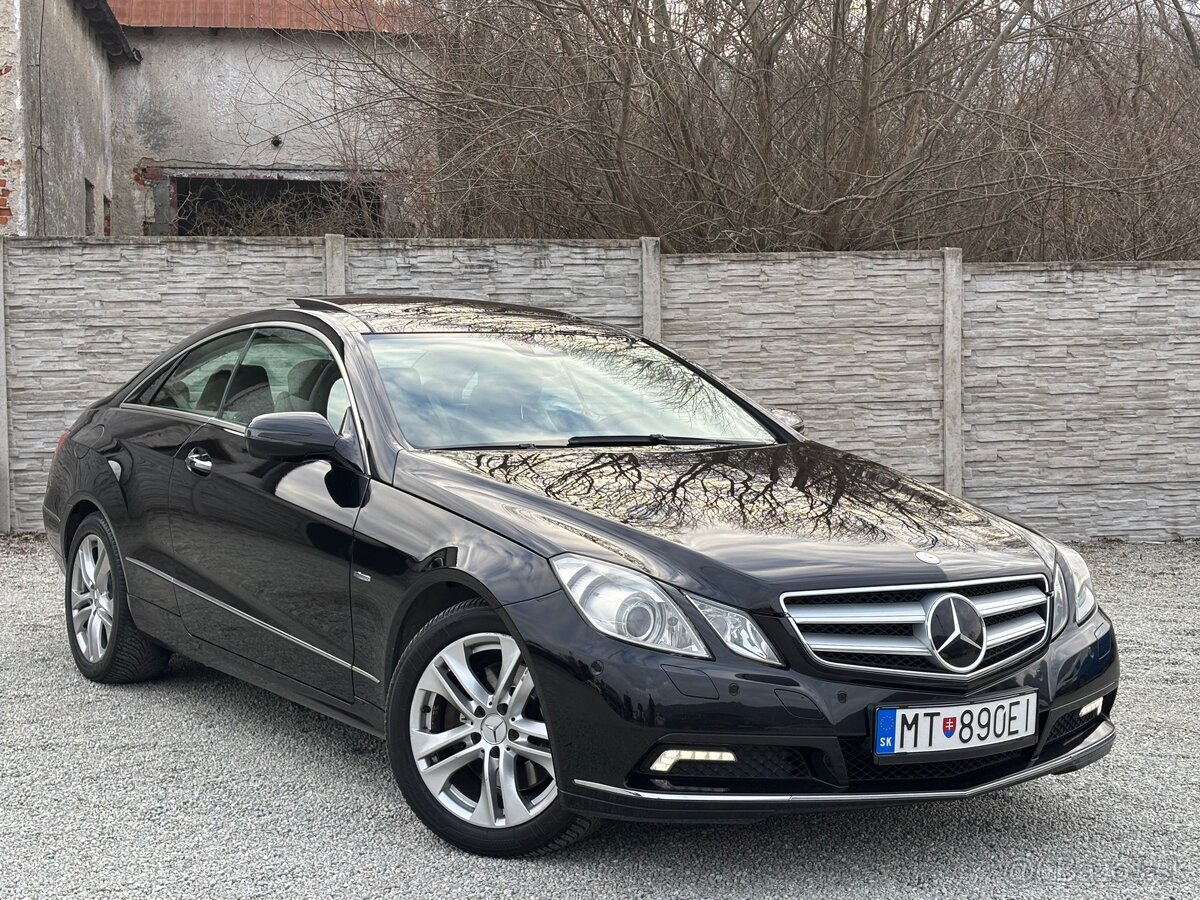 Mercedes-Benz E trieda Coupe 350 CGI Blue