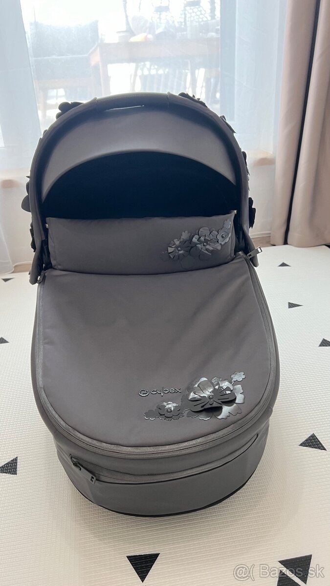 Cybex simply flowers grey 2022