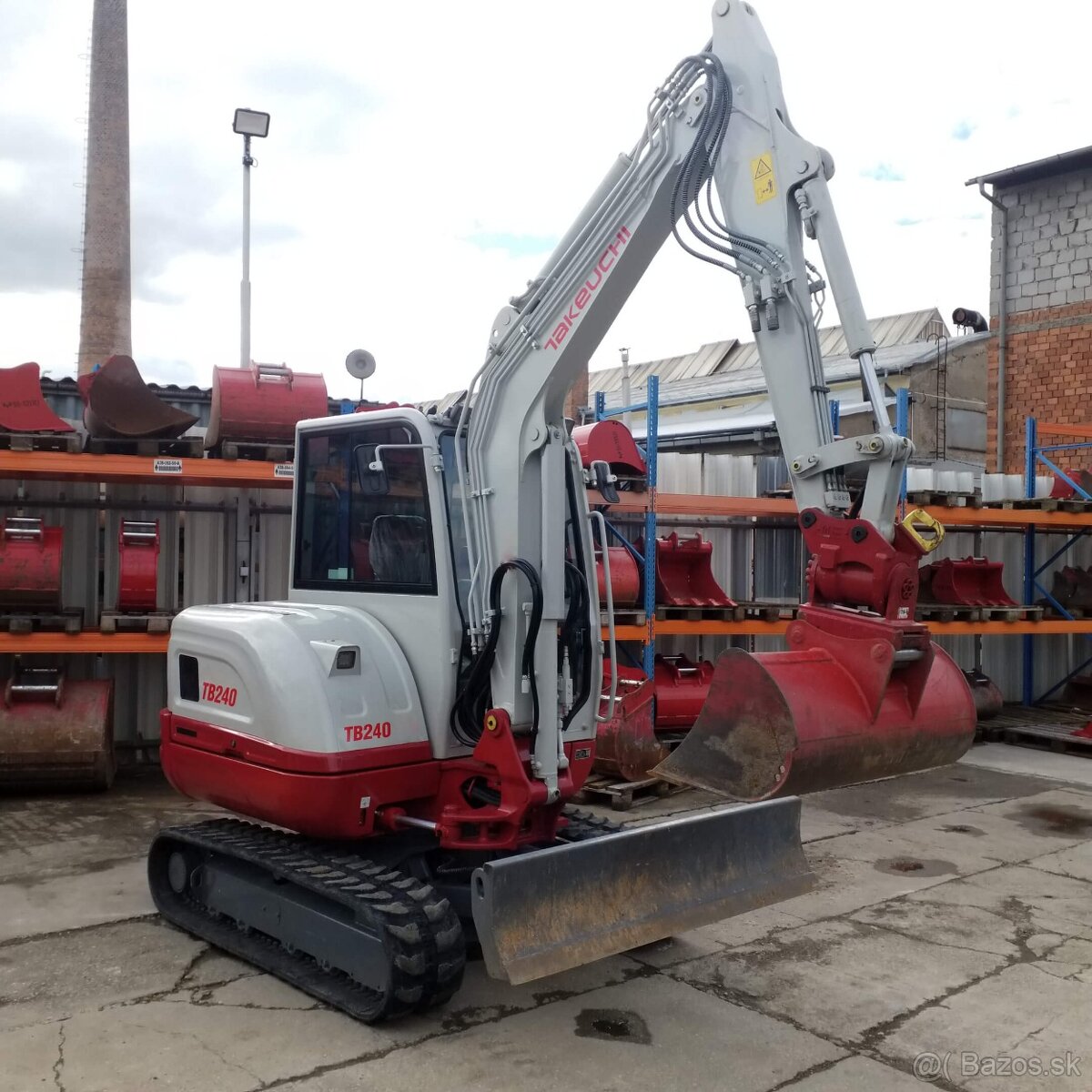 Minibager Takeuchi TB240 – 608 MTH