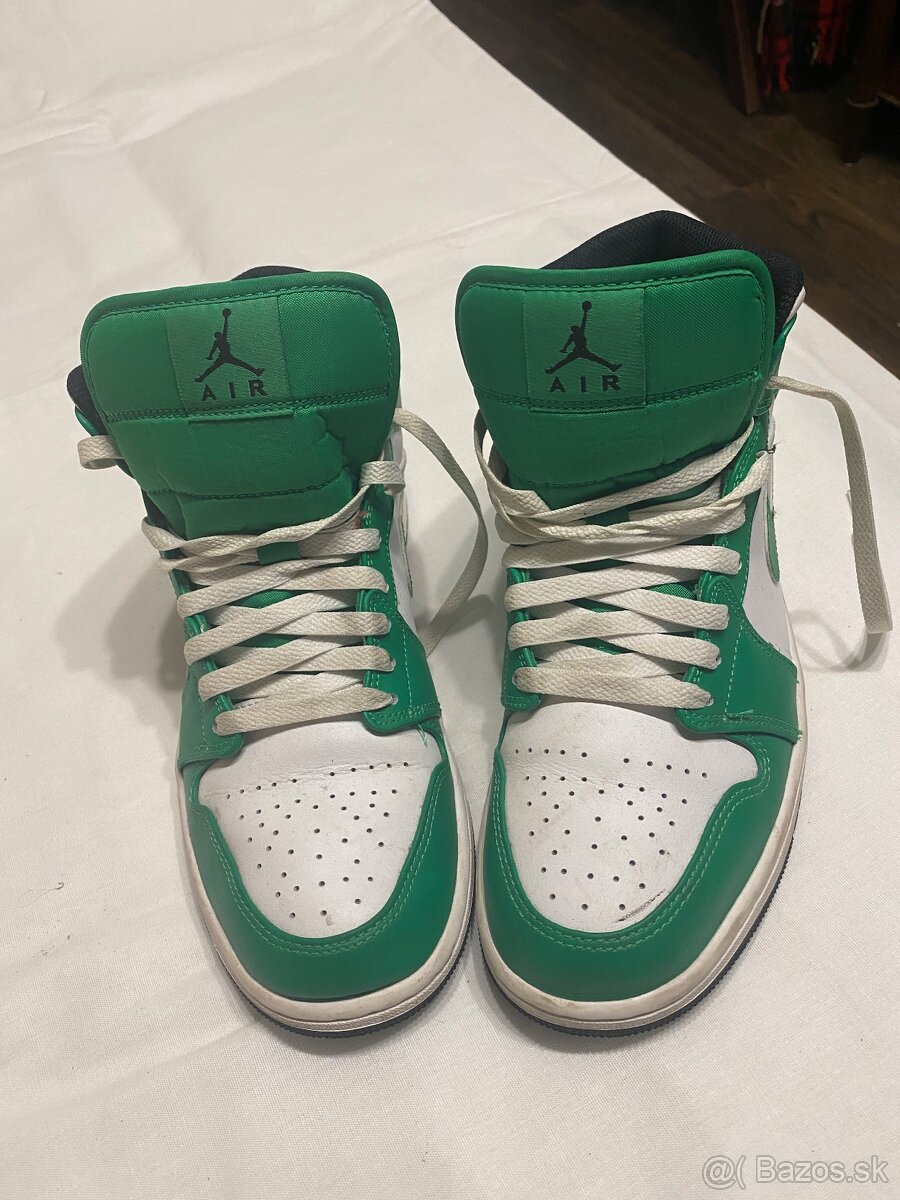 AIR JORDAN