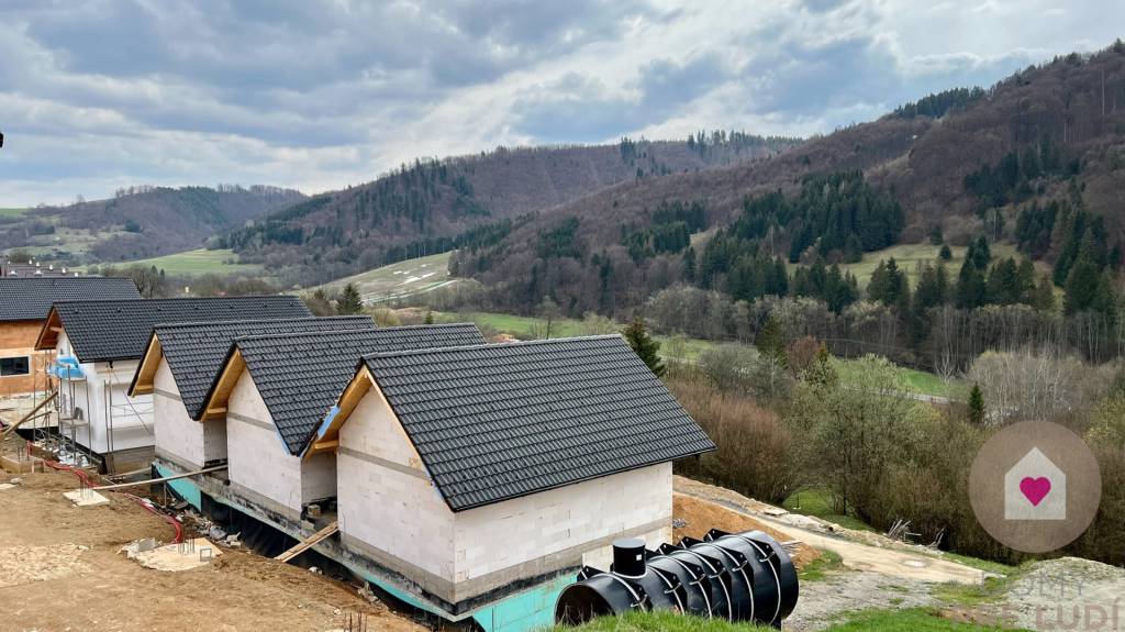 MYTO POD ĎUMBIEROM - Chata s výhľadom na lyžiarské stredisko