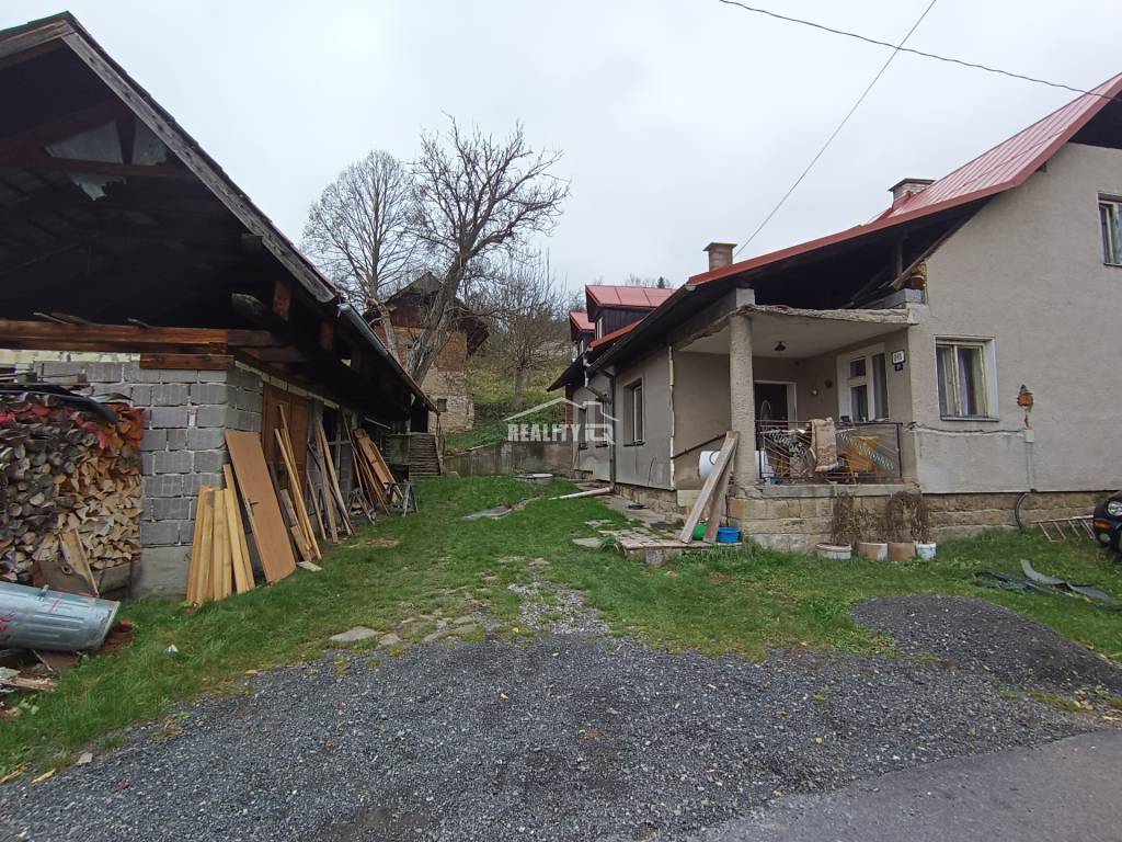 Na predaj rodinny dom s pozemkom 1224 m2, Lazy pod Makytou