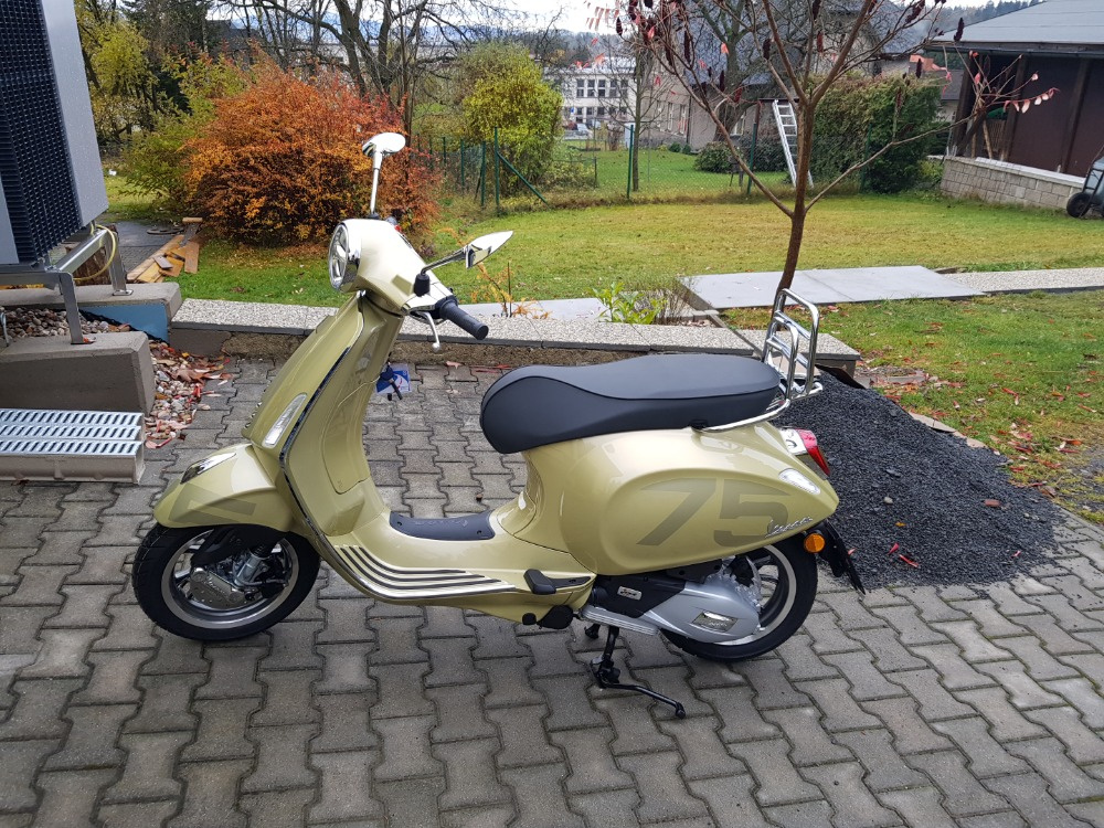 Prodám VESPA PRIMAVERA 125, Edice 75 th.