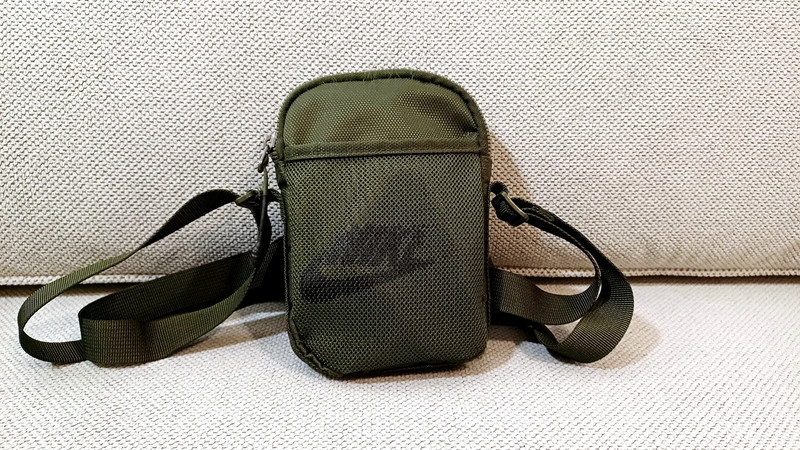 NA PREDAJ pánska kapsička NIKE cez rameno (crossbody)