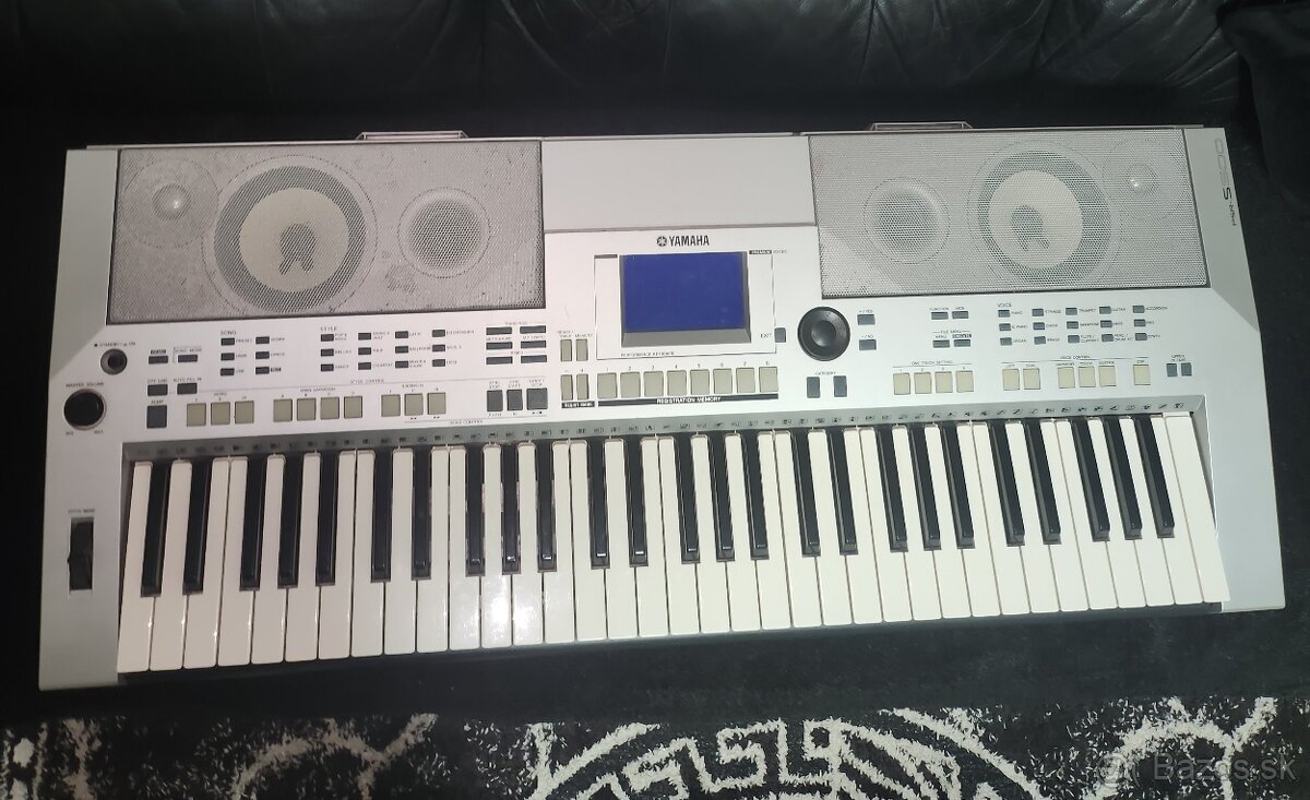 Predám klavesi Yamaha PSR S500