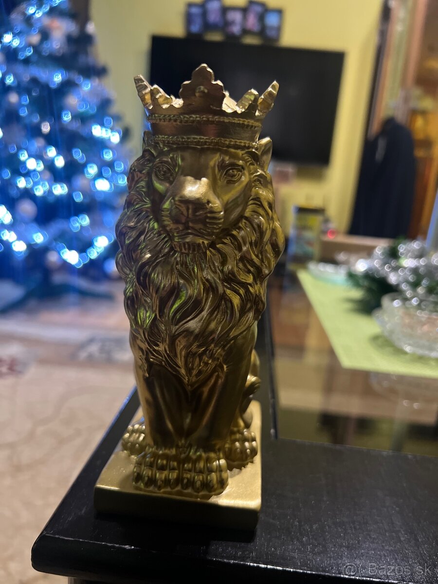 Zlatý lev kráľ luxusný doplnok ornament