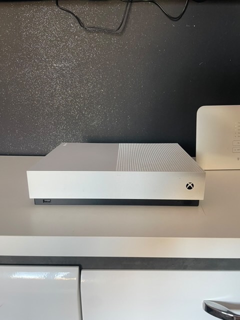 Xbox One S