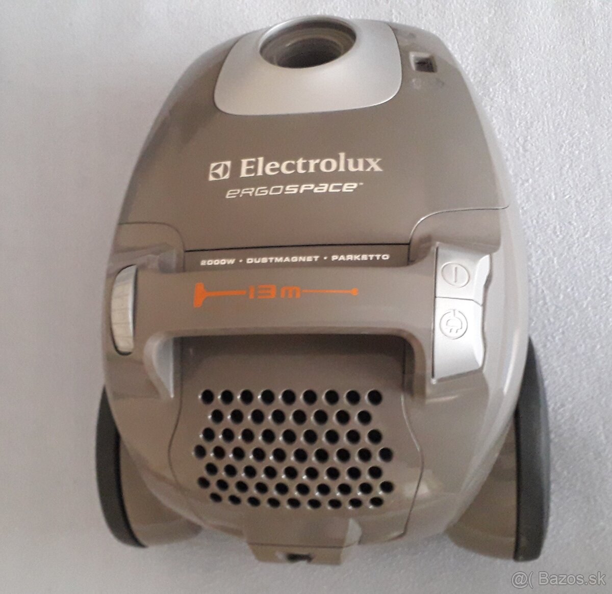 Vysávač Electrolux Ergospace ZE 330G na diely