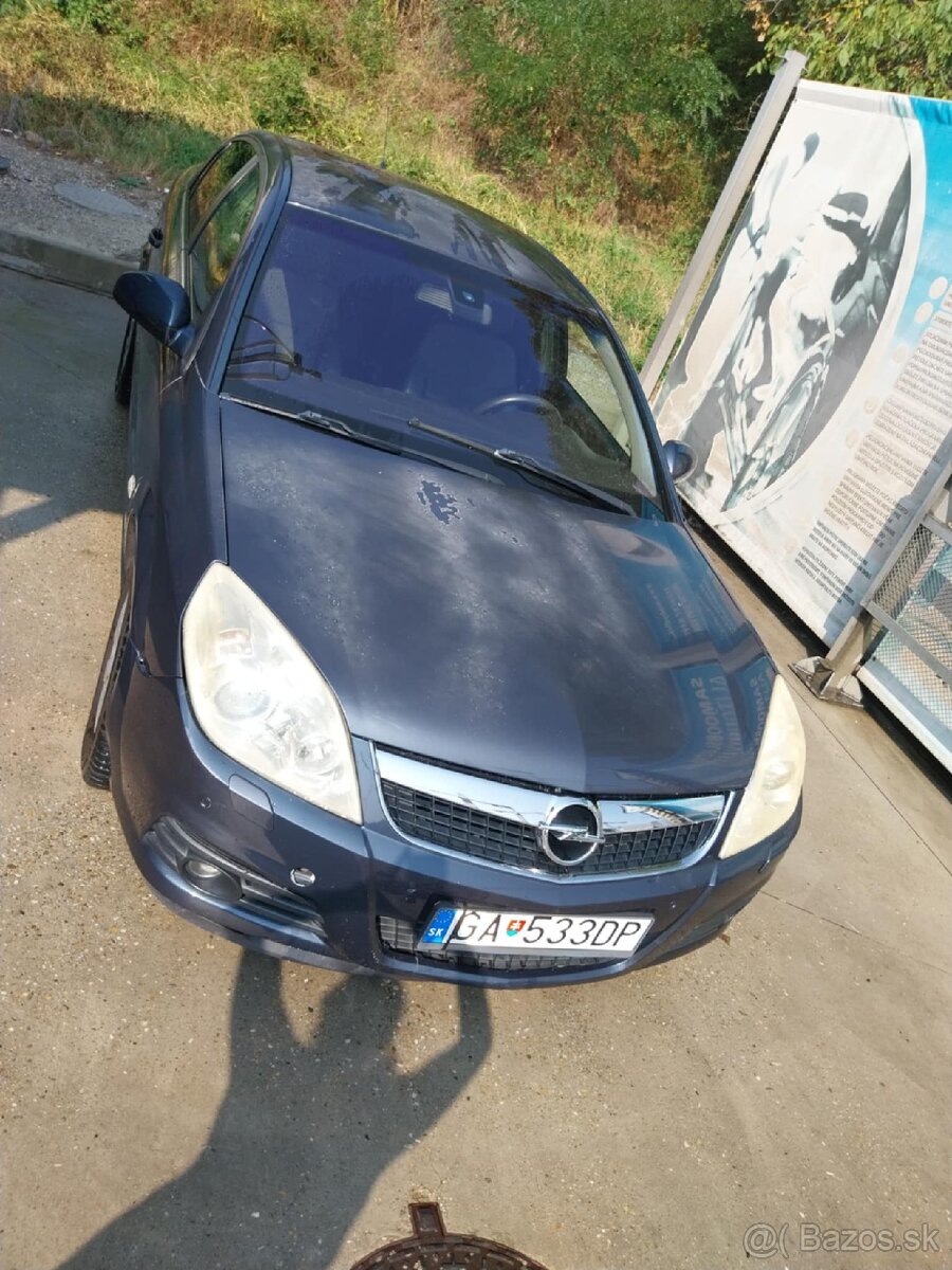 Na súčiastky Opel Vectru 2.2 benzín AT