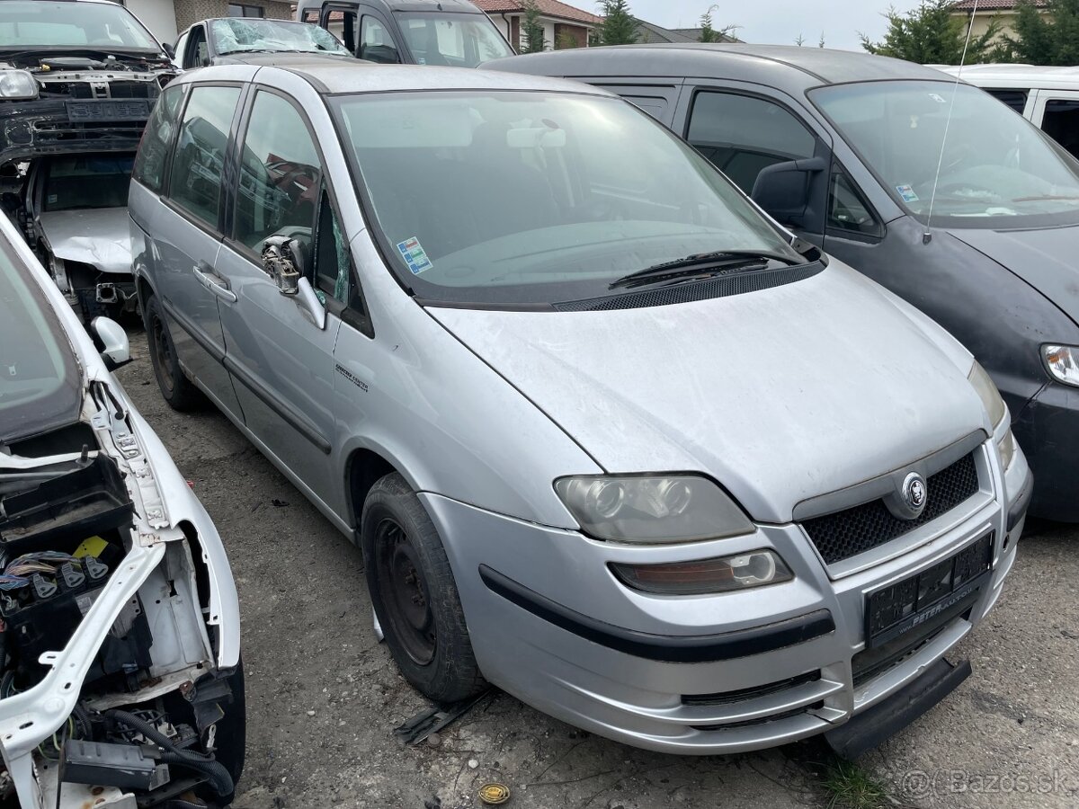 Lacno rozpredám Fiat Ulysse 2002-2010 na náhradné diely