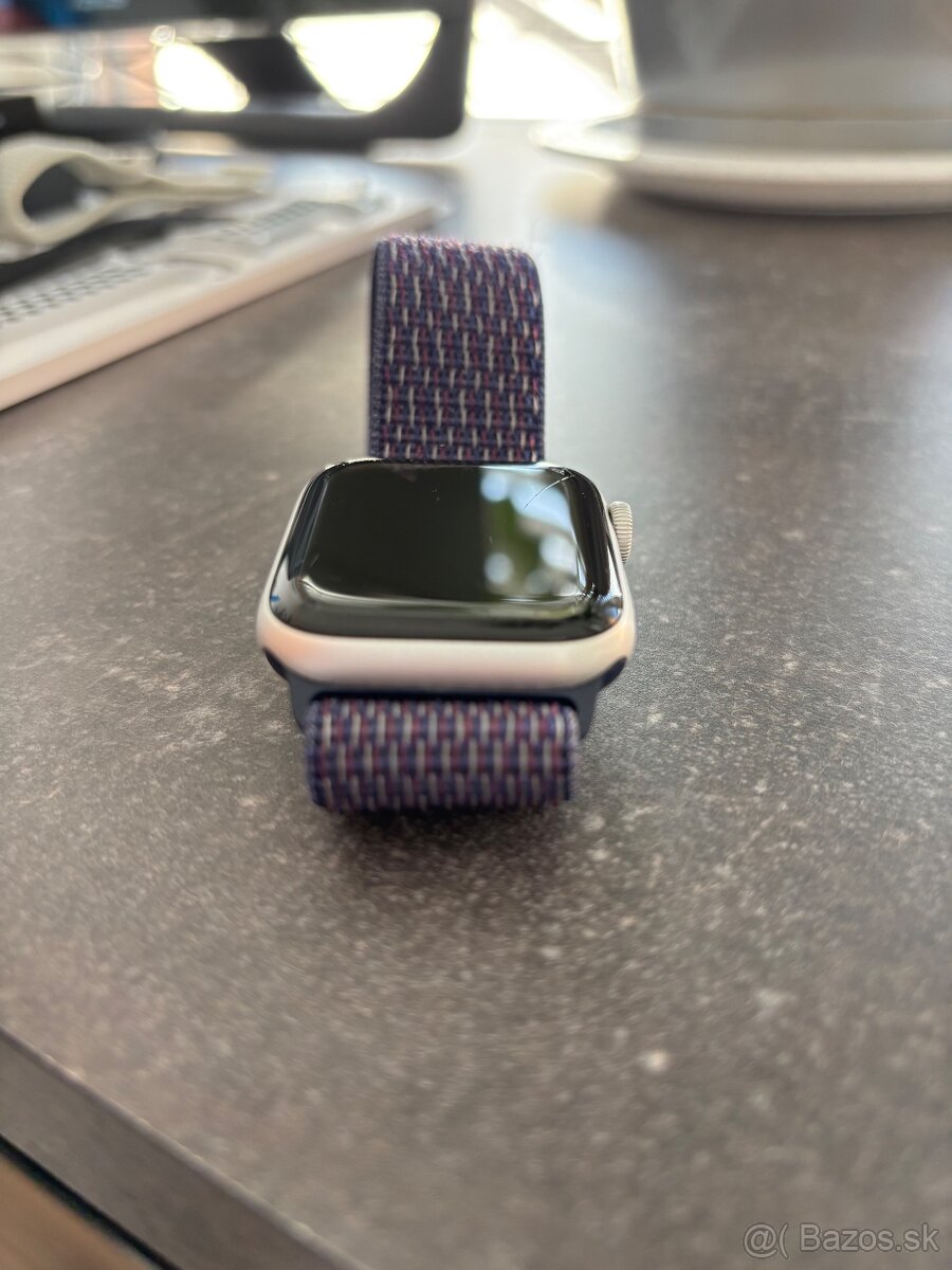 Apple Watch SE 44mm (2020)