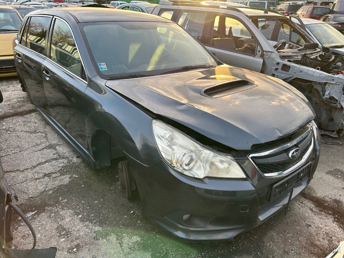 Lacno rozpredám Subaru Legacy 2009-2014 na náhradné diely