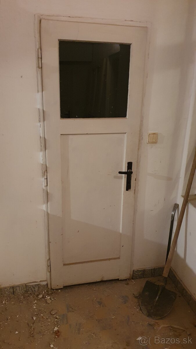 Drevené staré dvere