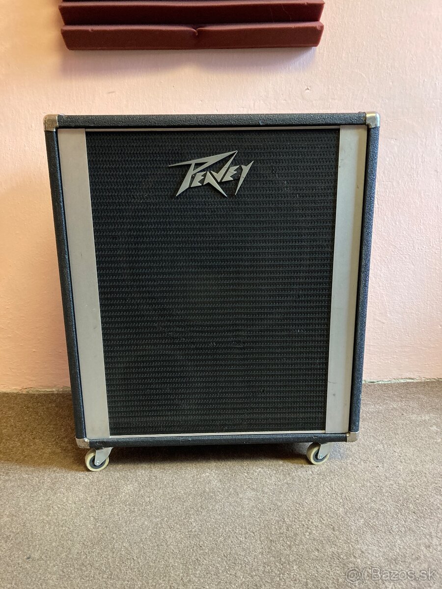 PEAVEY 1x15” Eminence repro