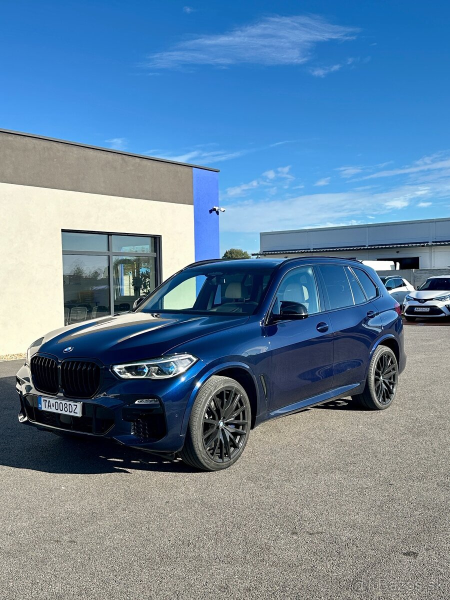 BMW X5 M50i