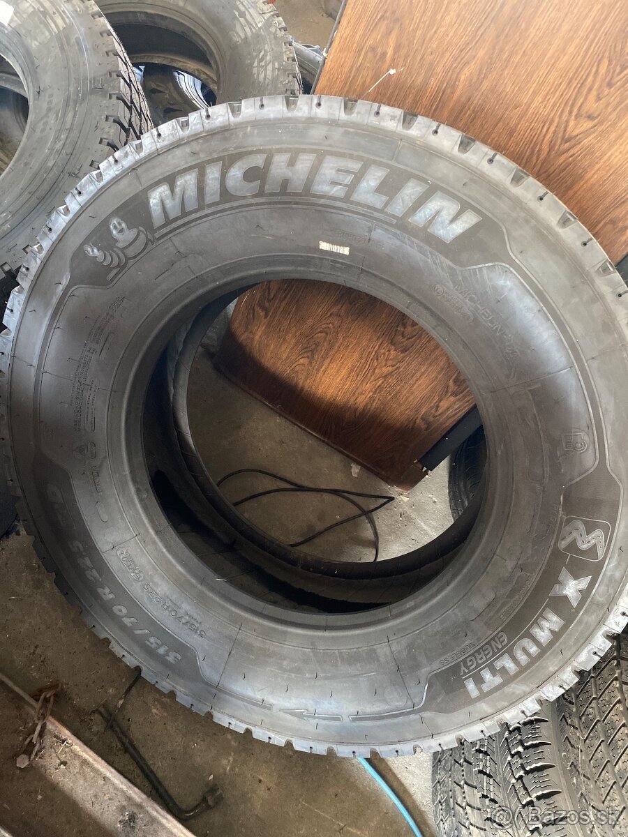 1x nova pneu michelin x multi 315/70 R 22.5