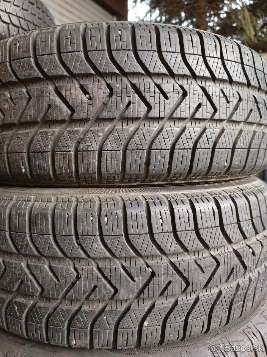 Predam 2ks zimne 185/55 r15 PIRELLI