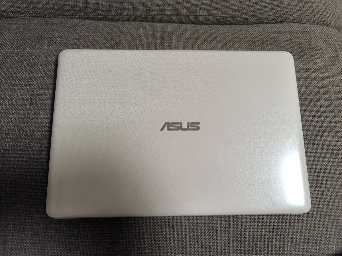 ASUS Vivobook E203N