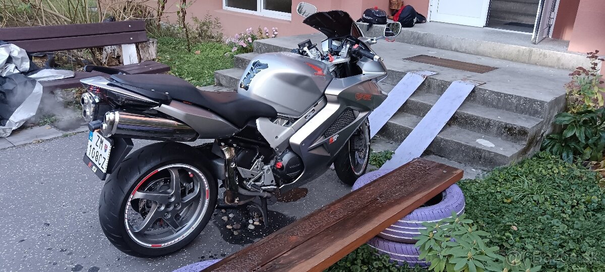 HONDA VFR 800 VTEC