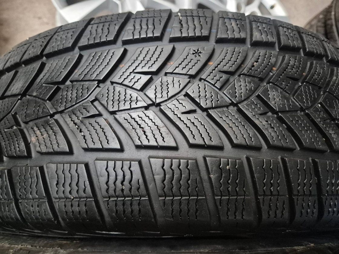 225/60 r18 zimné 4 ks GOODYEAR dezén 6,4 - 5,8 mm DOT2020