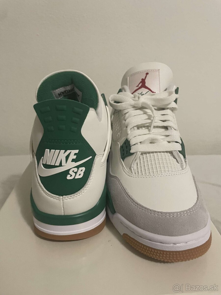 Jordan 4 retro SB pine green