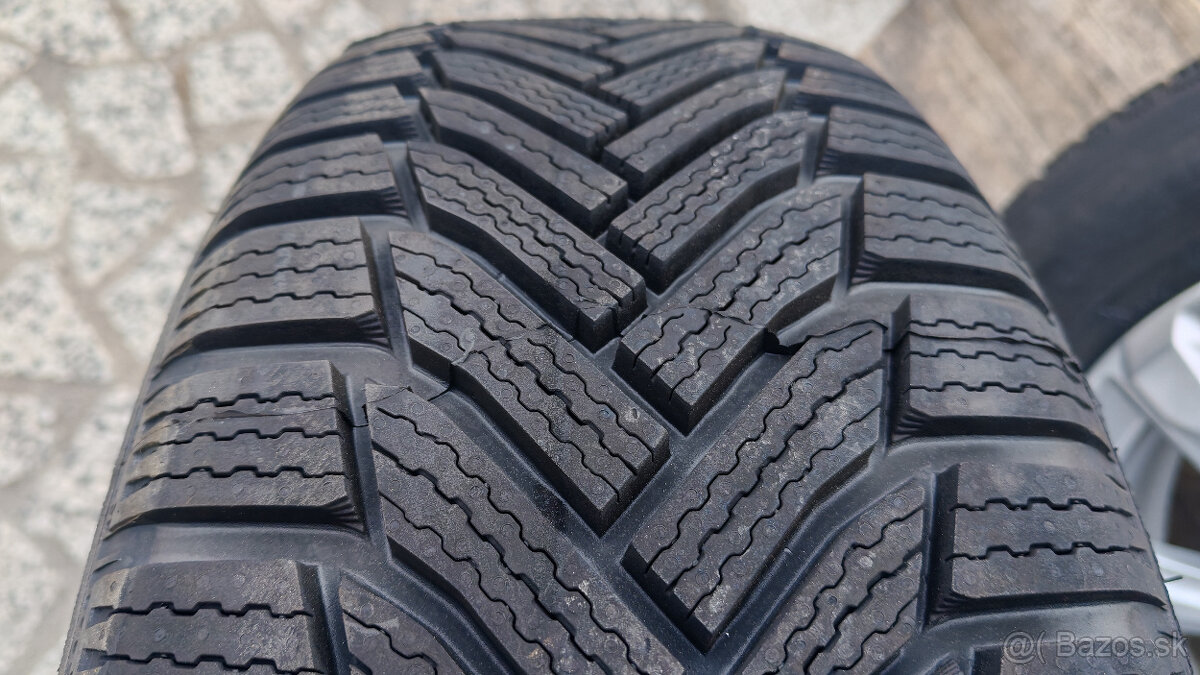 Zimné pneu 215/65 R16 --- MICHELIN