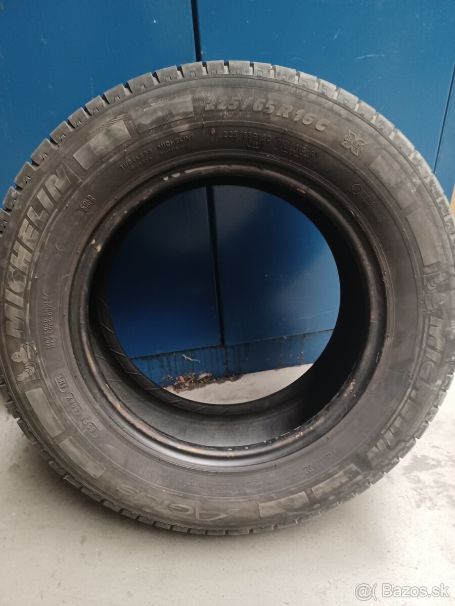 Pneu Michelin 225/65 R16C