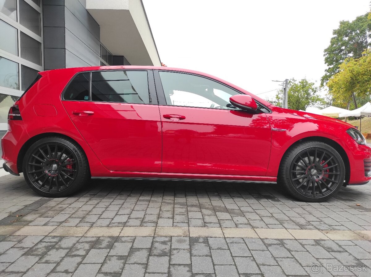 Volkswagen Golf 7 GTI 2013