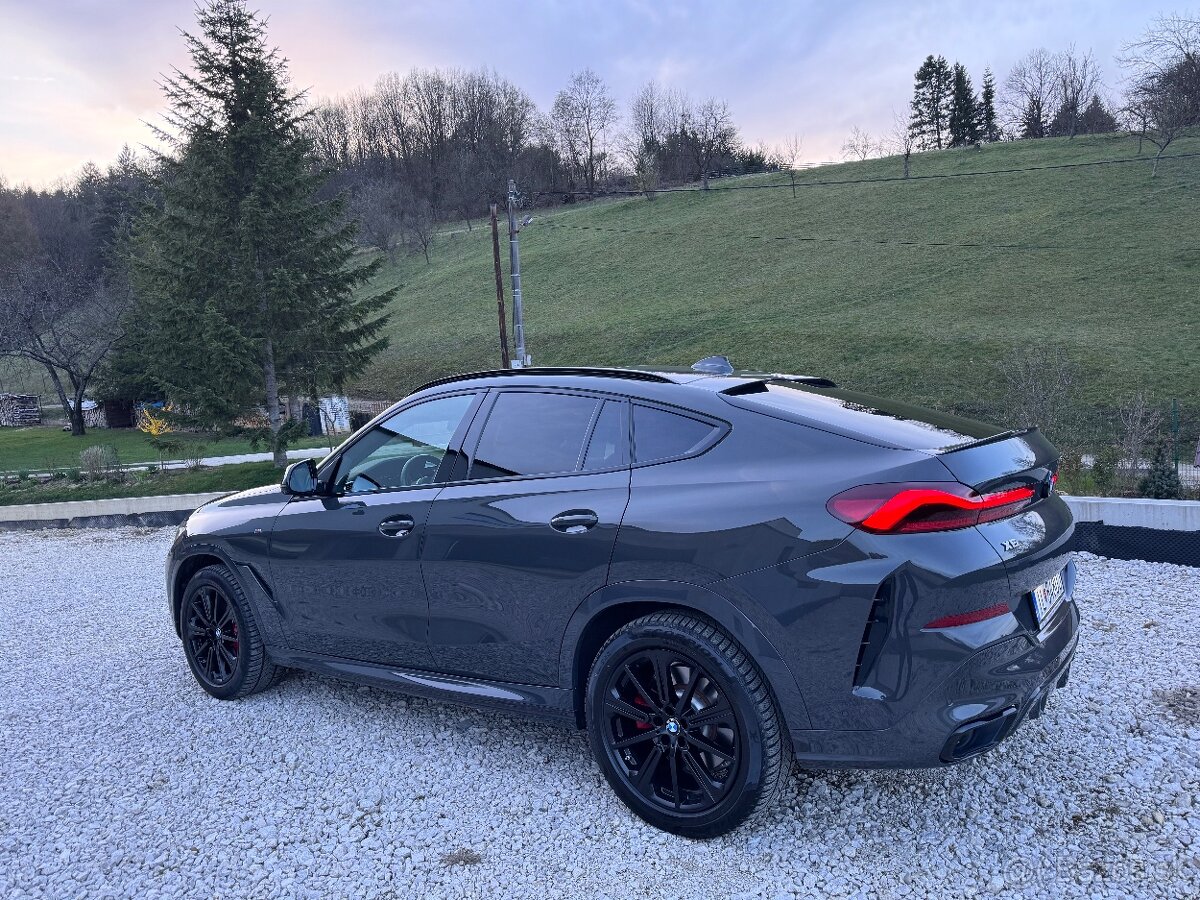 BMW X6 M50i